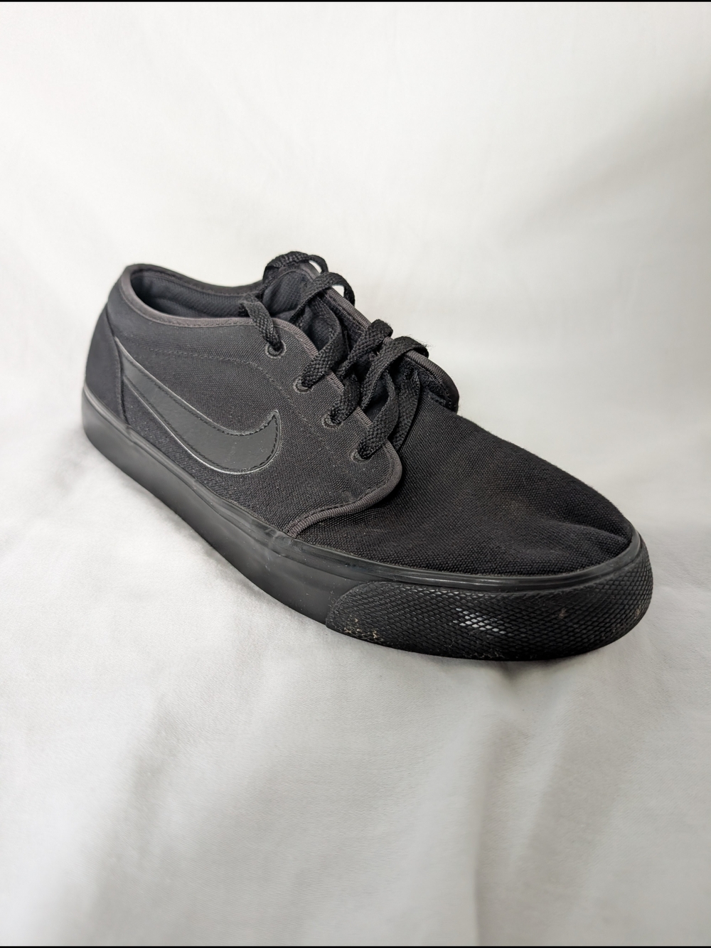 Nike Men’s Black Canvas Skate Shoe